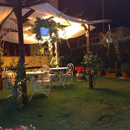 לינה וארוחת בוקר Gemma Di Gallura Charme 4*