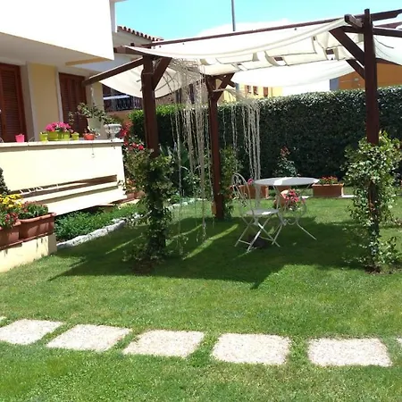 Gemma Di Gallura Charme לינה וארוחת בוקר אולביה